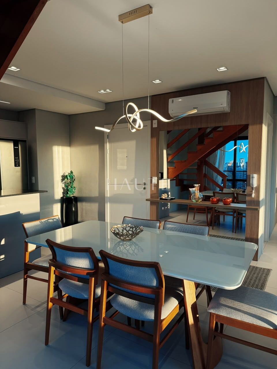 Cobertura Duplex 3 dorm (2 suítes) com espaço gourmet e 2 vagas