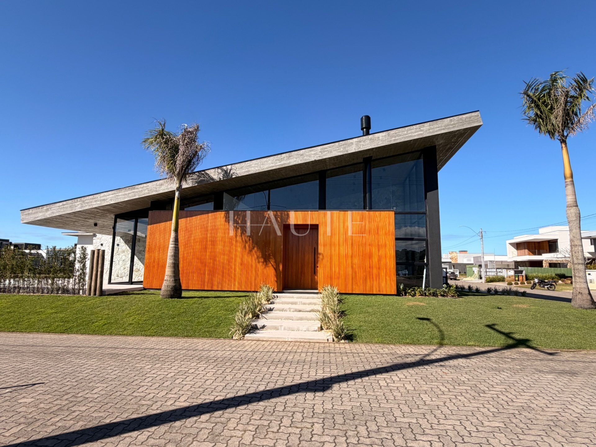 Casa em condomínio com 4 suítes e lazer no Reserva das Águas