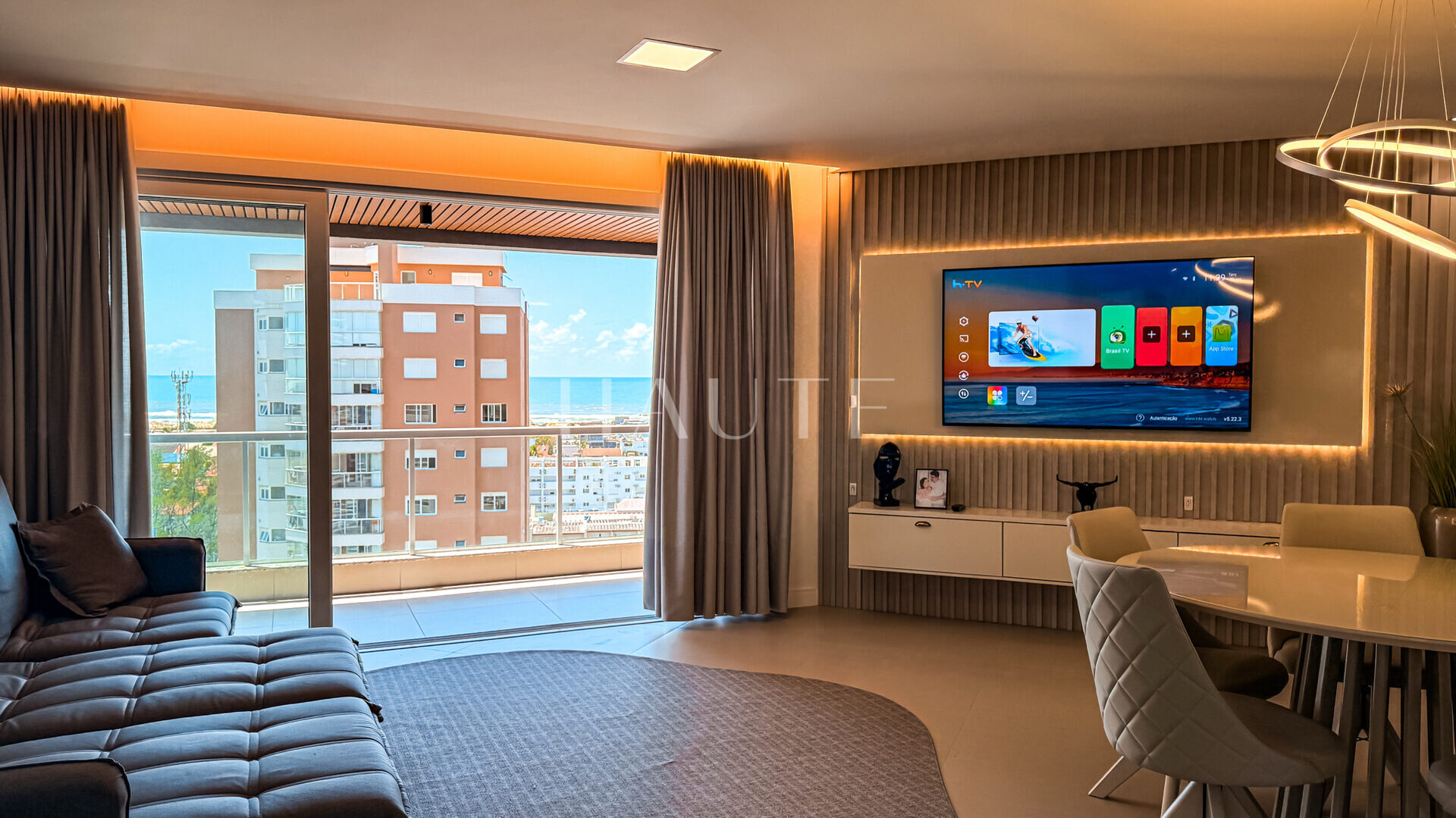 Apartamento 2 dormitórios (2 suítes) com 2 vagas e 100m²