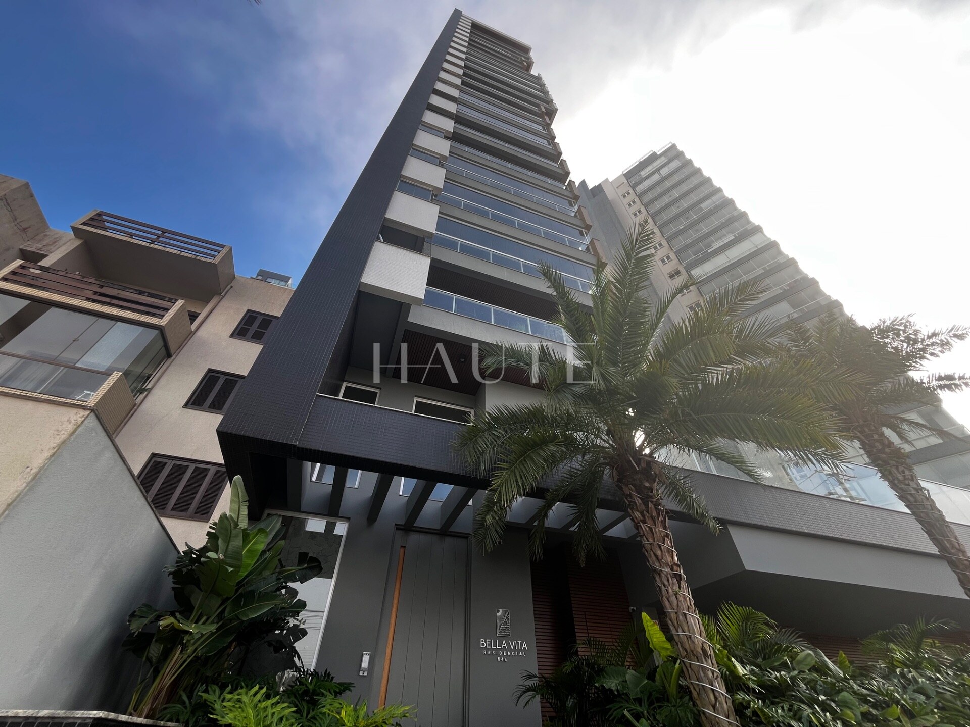 Apartamento 2 suítes com 2 vagas e 94m² no Bella Vita