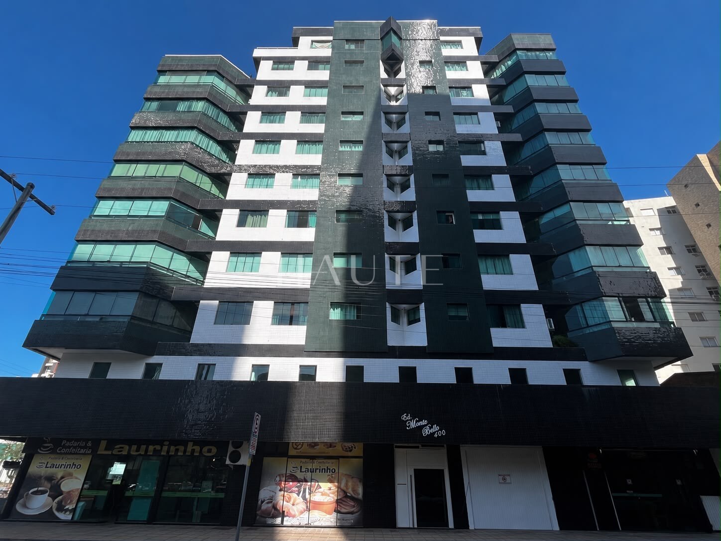 Apartamento com 3 dormitórios (1 suíte) e 1 vaga no Monte Bello